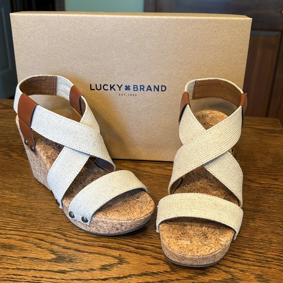 Lucky Brand Marla Natural/Brick Canvas Wedge Sandals, 6.5, in Original Box - Picture 12 of 13